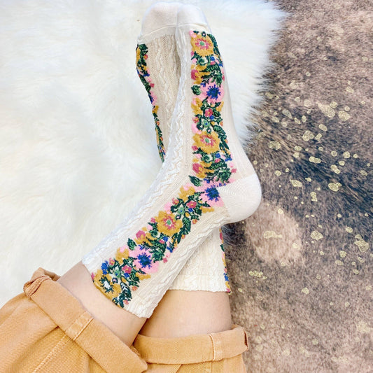 Ellison+Young - Noble Floral Beauty Socks