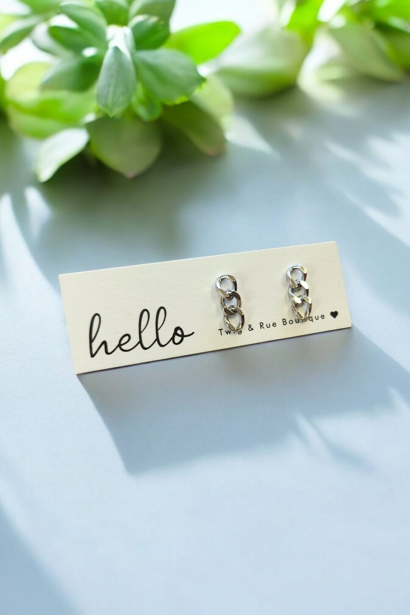 Twig & Rue boutique - Dainty link earrings