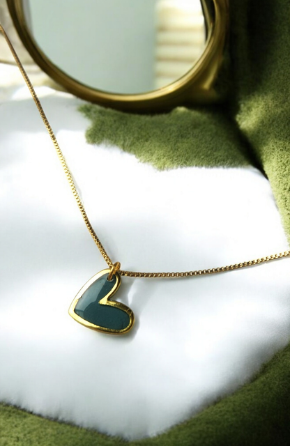 Twig & Rue boutique - Gold heart necklace