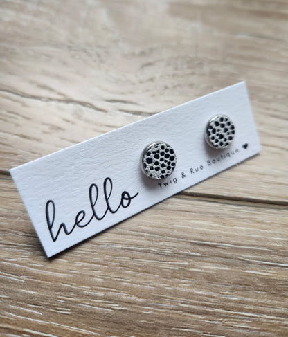 Twig & Rue boutique - Leather button studs| Pattern collection